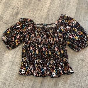 black puff sleeve top